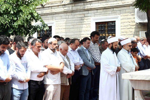 Mursi için Bağcılar’da gıyabi cenaze namazı kılındı