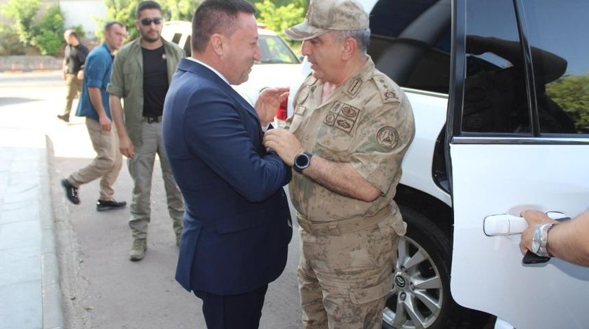 Jandarma Bölge Komutanı Koç’tan Başkan Beyoğlu’na ziyaret