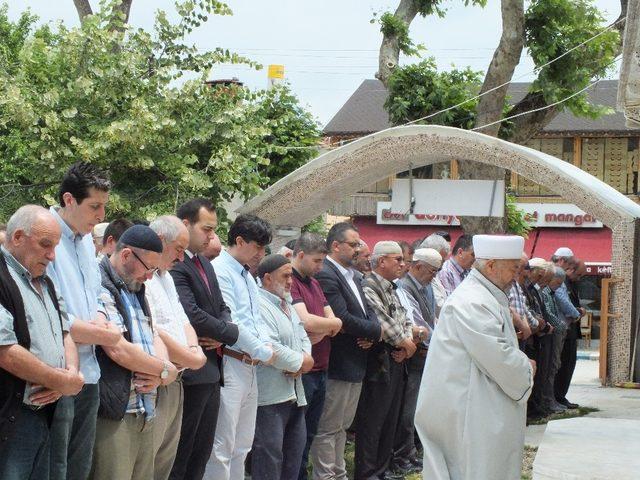 Mursi için Pazaryeri ilçesinde de gıyabi cenaze namazı kılındı