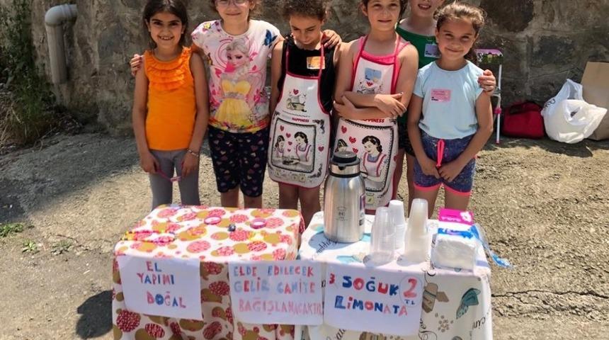 Ak&ccedil;aabatlı miniklerden &ouml;rnek davranış