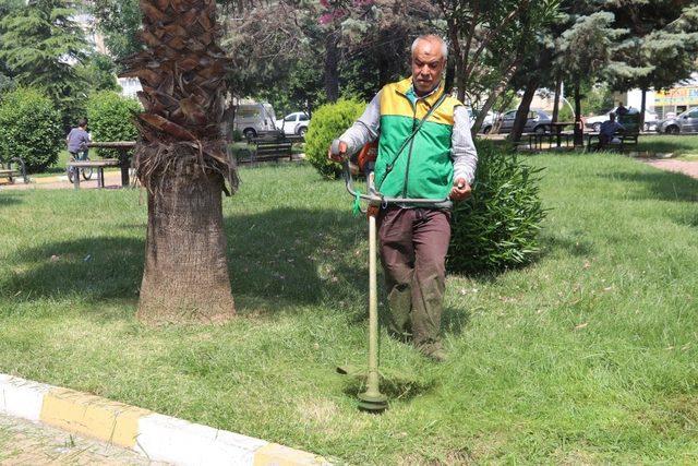 Karaköprü’de parklarda onarım atağı