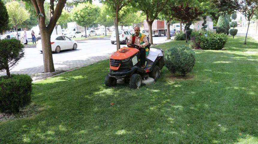 Karak&ouml;pr&uuml;&rsquo;de parklarda onarım atağı