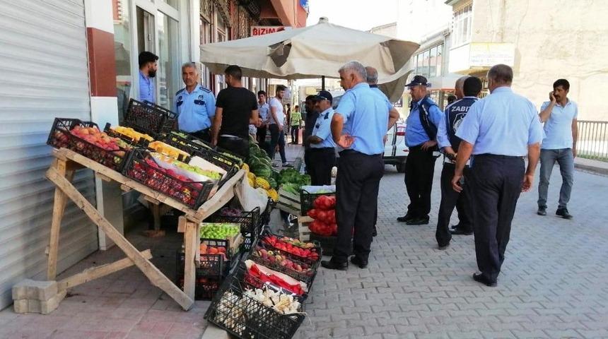 Erciş Belediyesinden kaldırım işgali denetimi