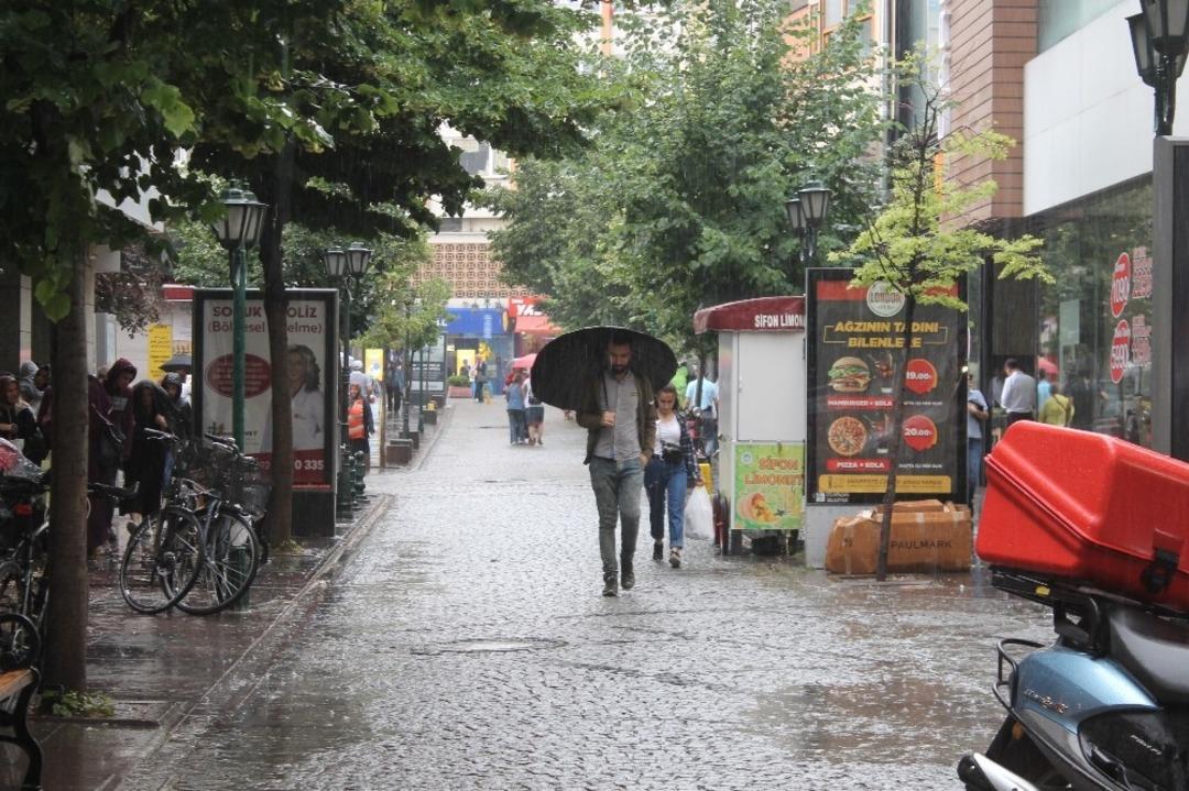 Eskişehir&rsquo;de yağışlar dinmiyor