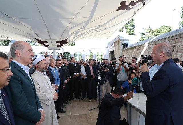 Erdoğan Fatih Camii'nde Mursi için kılınan gıyabi cenaze namazına katıldı
