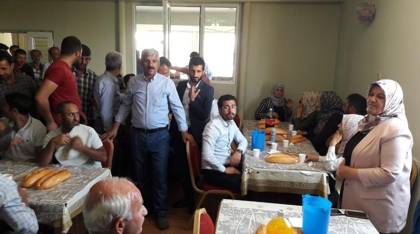 Başkan &Ccedil;etin, personelle yemekte bir araya geldi