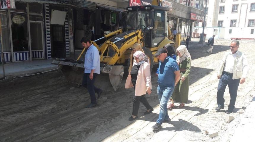 Başkan &Ccedil;etin, yol yapım &ccedil;alışmalarını inceledi