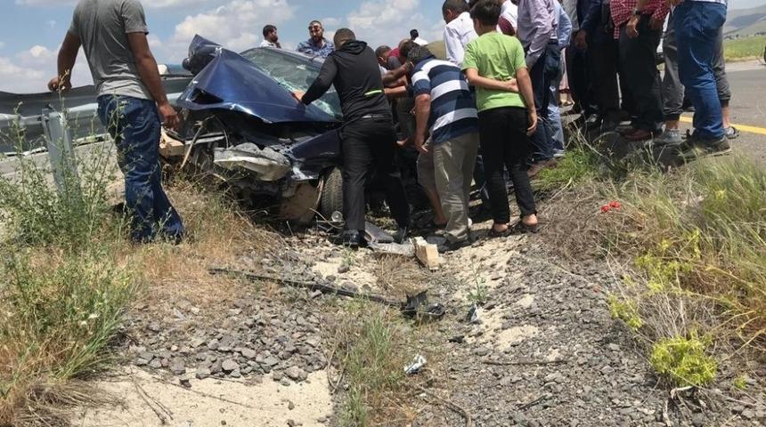 Tutak&rsquo;ta trafik kazası: 1 &ouml;l&uuml; 2 yaralı
