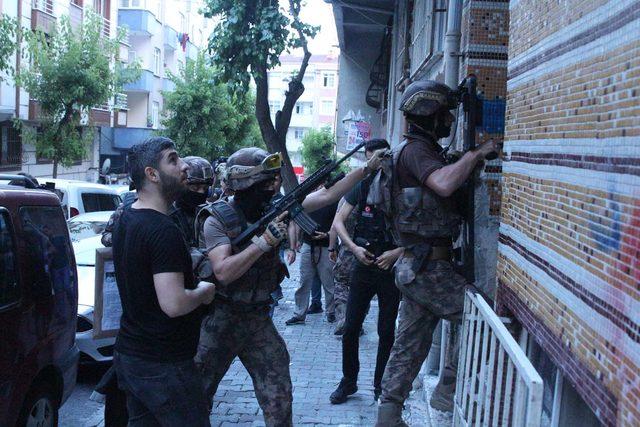İstanbul'da helikopter destekli uyuşturucu operasyonu