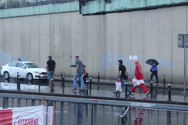 İstanbul güne yağmurla başladı