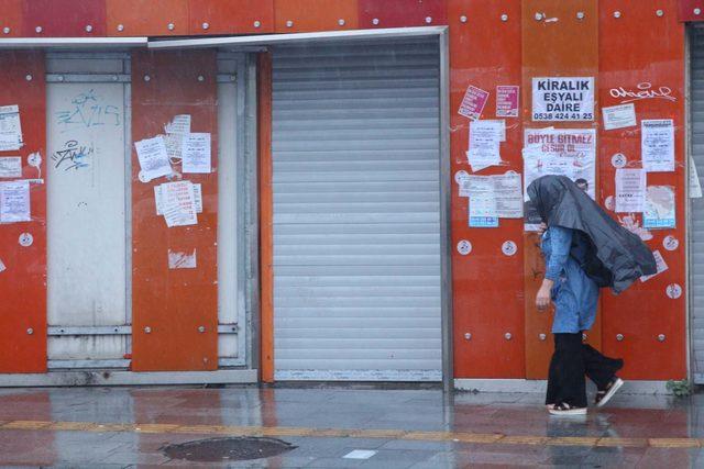 İstanbul güne yağmurla başladı