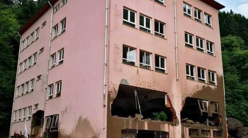 Araklı&rsquo;da selin neden olduğu hasar, g&uuml;n ağarınca ortaya &ccedil;ıktı