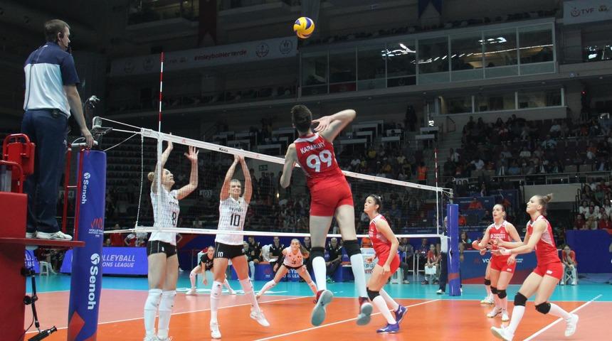 A Milli Kadın Voleybol Takımı, Belçika'ya yenildi