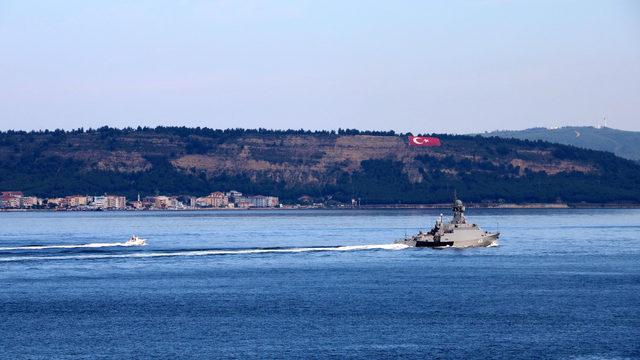 Rus savaş gemisi, Çanakkale Boğazı'ndan geçti