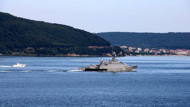 Rus savaş gemisi, Çanakkale Boğazı'ndan geçti