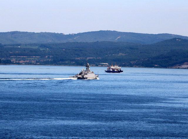 Rus savaş gemisi, Çanakkale Boğazı'ndan geçti