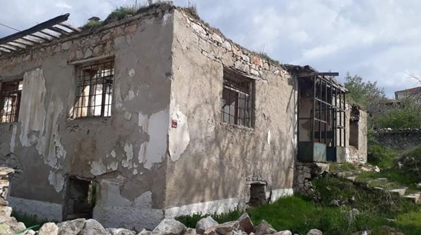 Kaman il&ccedil;esinde metruk binalara yıkım kararı