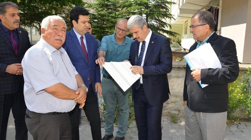 Vali Akın, yapımları devam eden okul inşaatı alanlarında inceleme yaptı