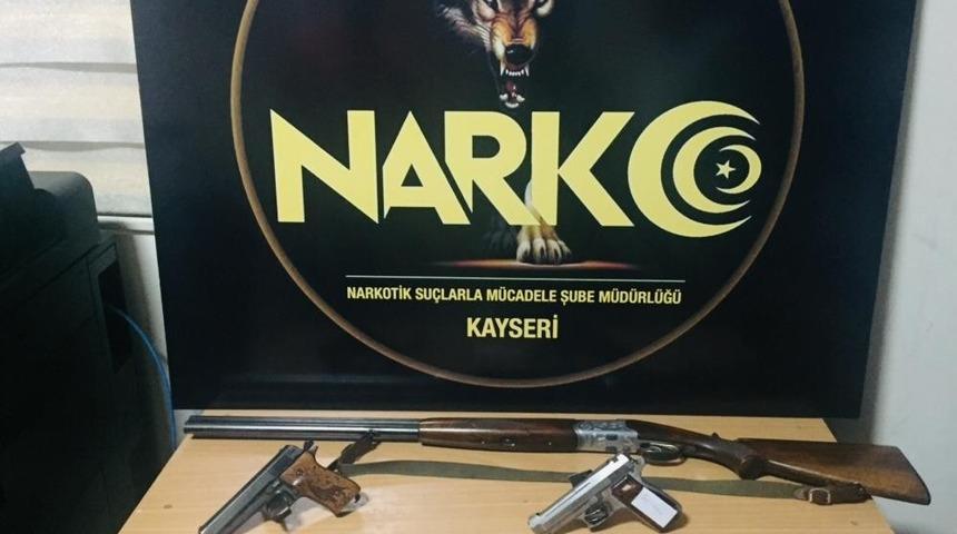 Uyuşturucu satıcılarına 157 polis ile şafak baskını