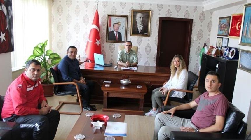 Kaymakam Hasan &Ccedil;i&ccedil;ek: Spor &ccedil;ocukların ve gen&ccedil;lerin gelişiminde &ccedil;ok &ouml;nemli