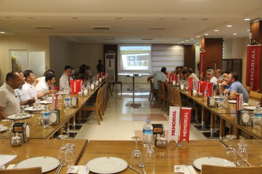 Şanlıurfa&rsquo;da doktorlara onkolojideki son gelişmeler anlatıldı