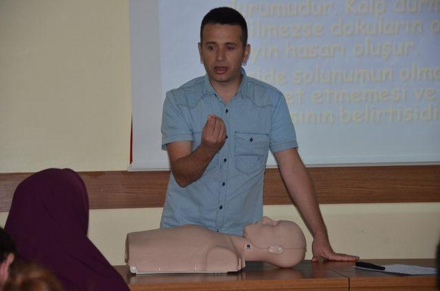 Gençlik ve Spor İl Müdürlüğü Personeli İlk Yardım Eğitimi Alıyor