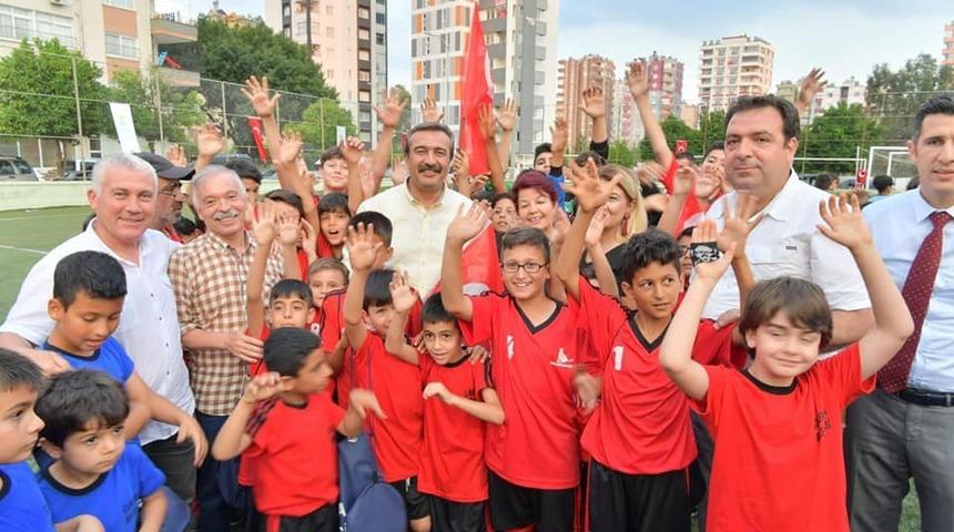 &Ccedil;ukurova&rsquo;da &ccedil;ocuklar sahaya indi