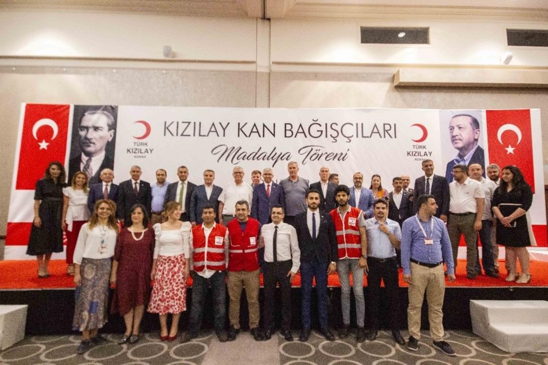 Kızılay&rsquo;dan kan bağış&ccedil;ılarına madalya
