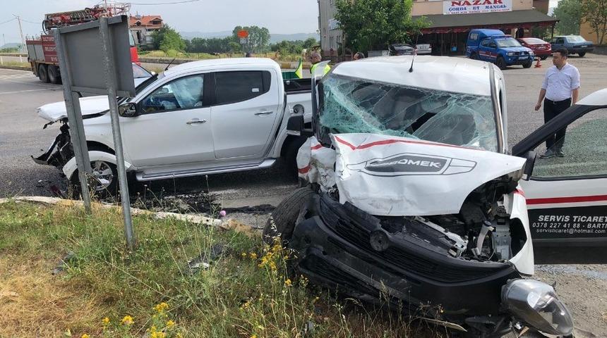 Zonguldak&rsquo;ta trafik kazası: 3 yaralı
