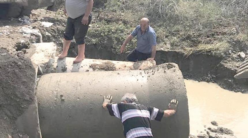 Köprü selden zarar gördü