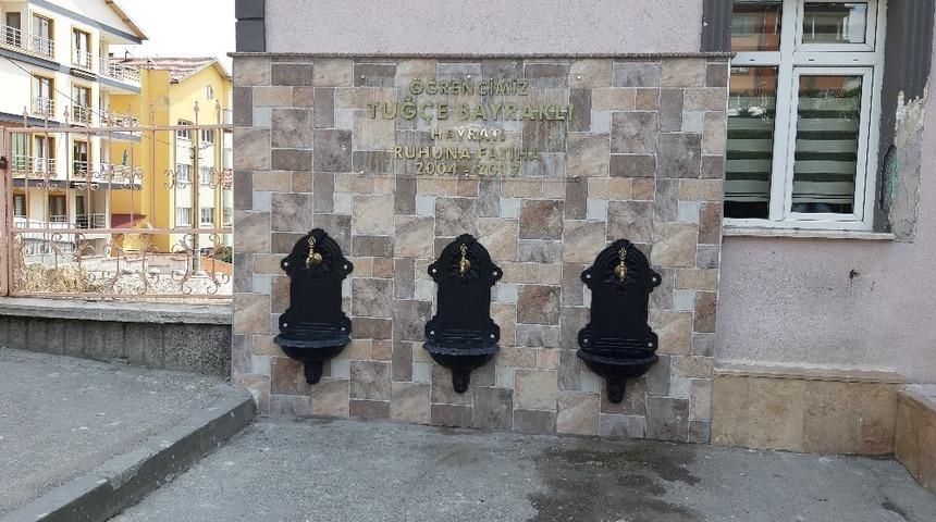 Tuğ&ccedil;e&rsquo;nin anısına okulun bah&ccedil;esine hayrat yapıldı