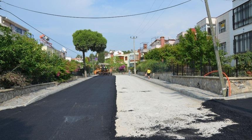 Kuşadası&rsquo;nda yol yapım ve asfalt &ccedil;alışmaları s&uuml;r&uuml;yor