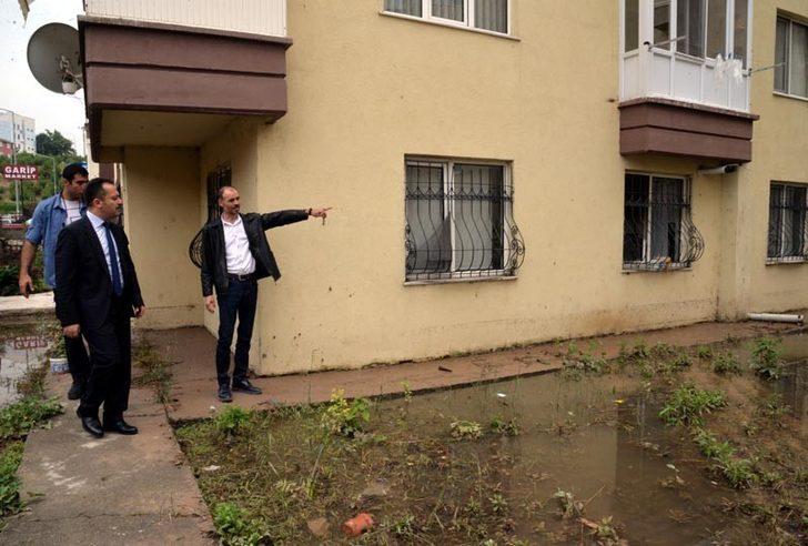 Vali Şentürk, su baskını olan evlerde incelemede bulundu G3