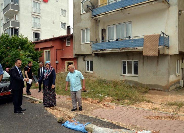 Vali Şentürk, su baskını olan evlerde incelemede bulundu G5