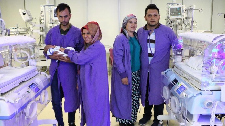 Yoğun bakımdaki bebekler aile sıcaklığında tedavi oluyor