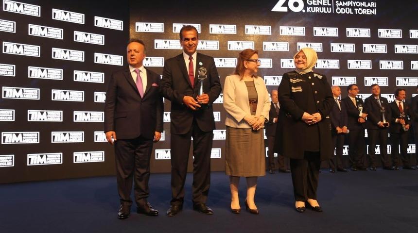 Erdemoğlu Dış Ticaret En büyük halı ihracatçısı ödülüne layık görüldü