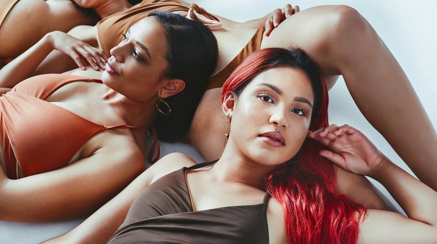 Orada yasaklandı! Artık kadınlar bu şekilde g&ouml;sterilmeyecek