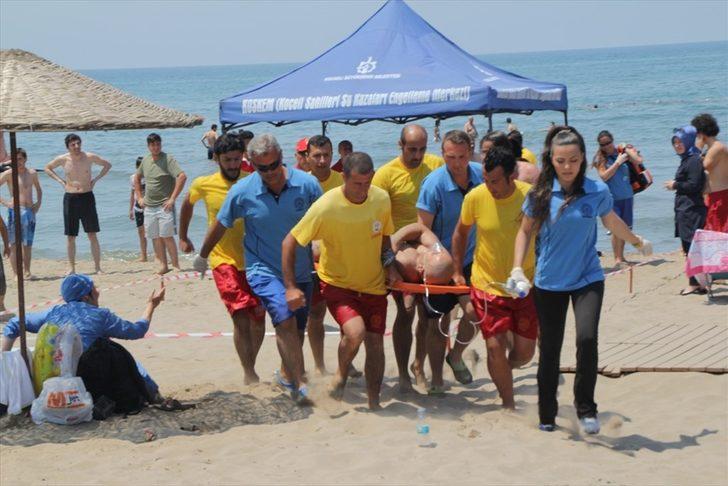 Sezonu erken açtılar, 68 kişiyi boğulmaktan kurtardılar G5