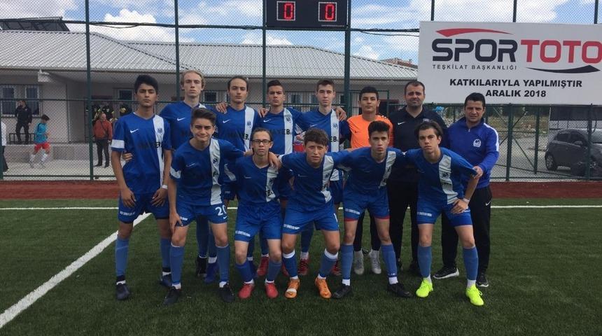 Yunusemreli k&uuml;&ccedil;&uuml;k futbolcu s&uuml;per lig ekiplerinin dikkatini &ccedil;ekti