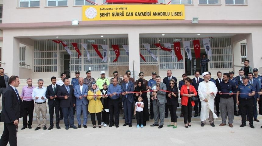 Şehit Komiser Yardımcı Şükrü Can Kayadibi’nin ismi okula verildi