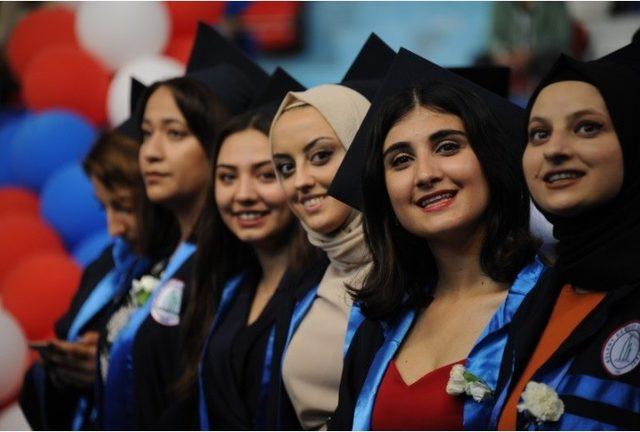 BEÜ mezunları mesleklerine ilk adımı attı 2