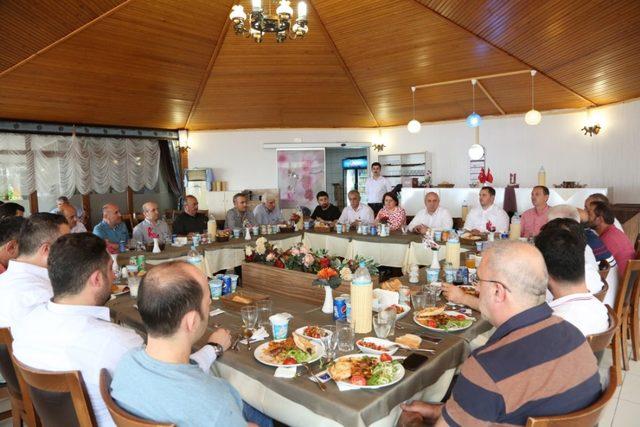 Başkan Bıyık’tan hayırsever işadamlarına teşekkür plaketi