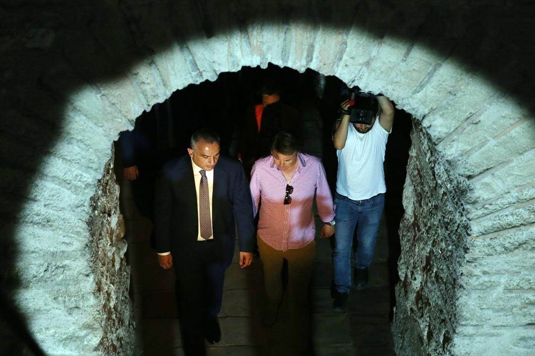 Bakan Ersoy, Tekfur Sarayı ile Anemas Zindanları'nı gezdi