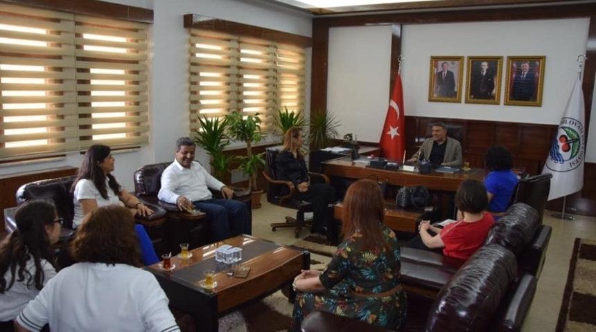 Akşemseddin ilkokulu&rsquo;na anne k&uuml;t&uuml;phanesi m&uuml;jdesi