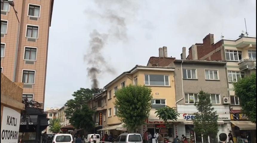 Eskişehir&rsquo;de baca yangını panik oluşturdu