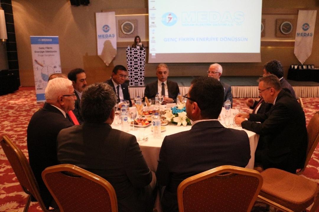 MEDAŞ&rsquo;ın &ldquo;Gen&ccedil; Fikrin Enerjiye D&ouml;n&uuml;şs&uuml;n&rdquo; projesi &ouml;d&uuml;l t&ouml;reni yapıldı