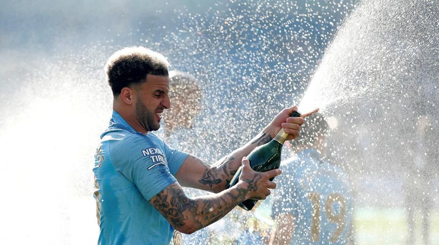 Manchester City, Kyle Walker'ın sözleşmesini uzattı