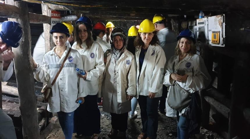 &Ouml;ğretmenler bu kez sınıf yerine ocağa girdi