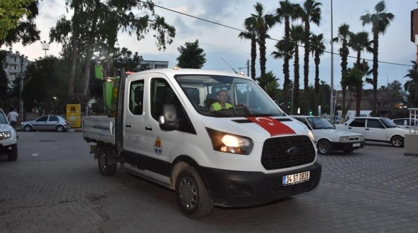 Ceyhan’da sinekle mücadele devam ediyor