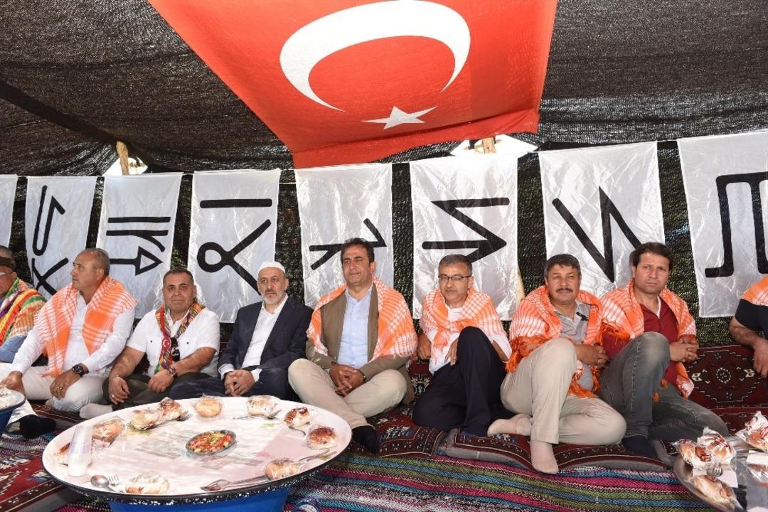 Y&ouml;r&uuml;k ş&ouml;lenine katılan Belediye Başkan vekili İsmail Yağbat;